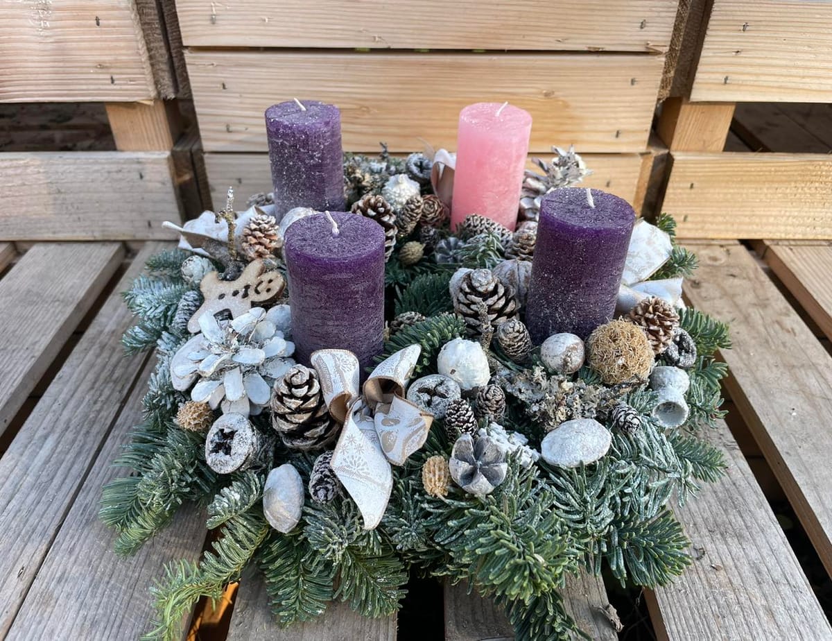 Adventi koszorúkészítés a veszprémvarsányi plébánián